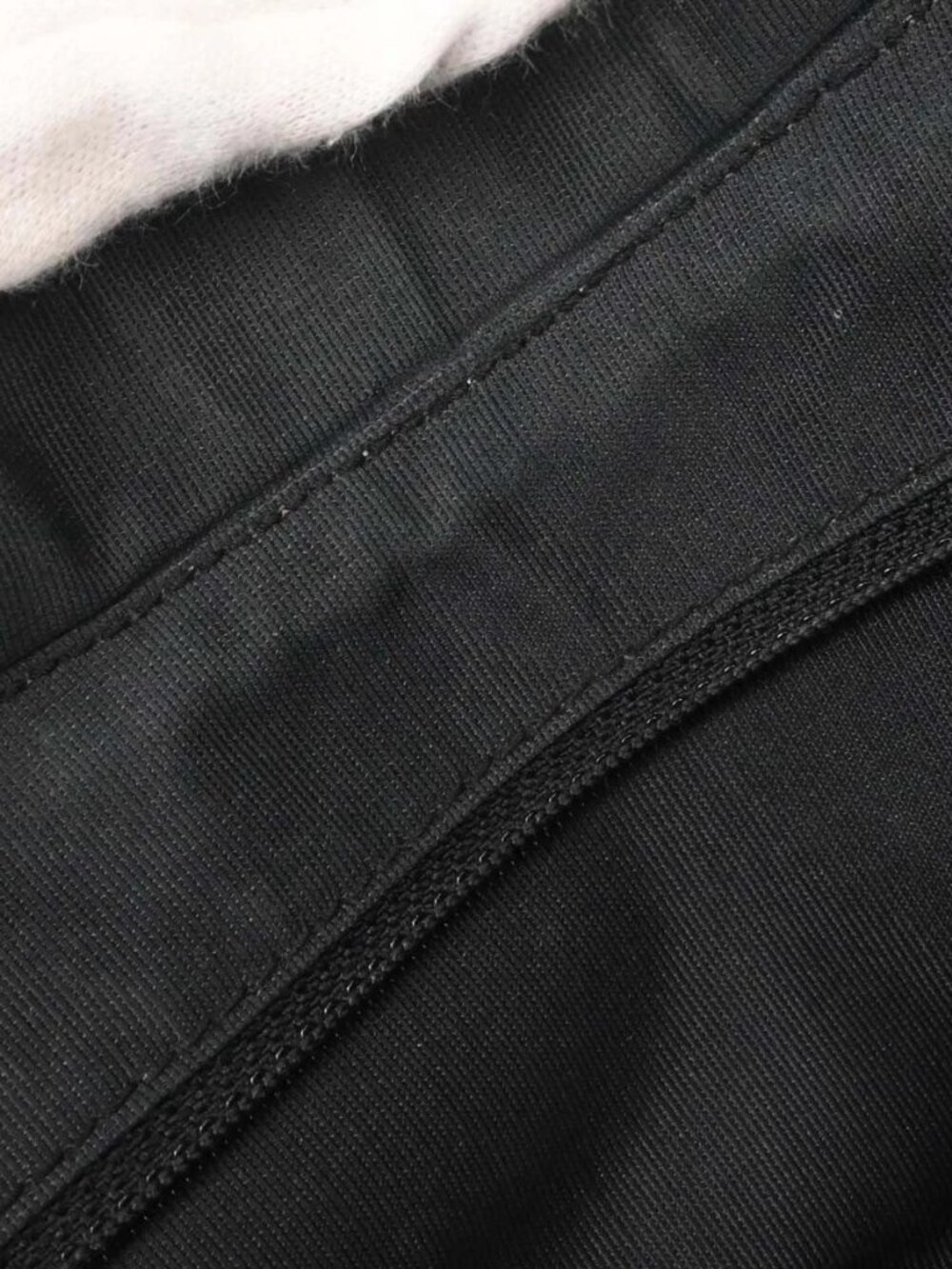 Chanel Black Calfskin Hobo Handbag 196932 - Picture 13 of 16
